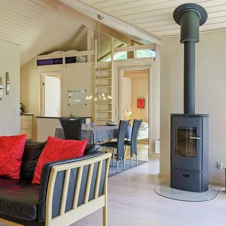 Three-bedroom Holiday In Nexo 28