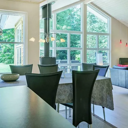 Three-bedroom Holiday In Nexo 28